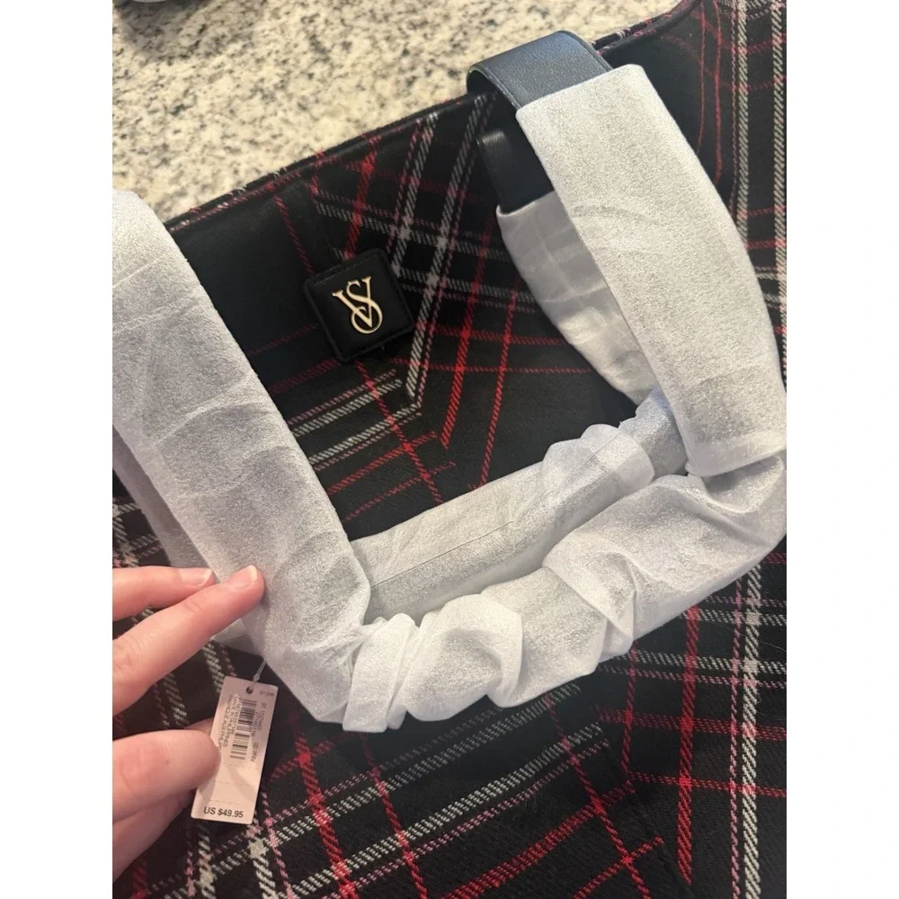 Victoria Secret VS PINK - PLAID TOTE BAG CYBER MONDAY 2025 - NEW WITH TAG NWT